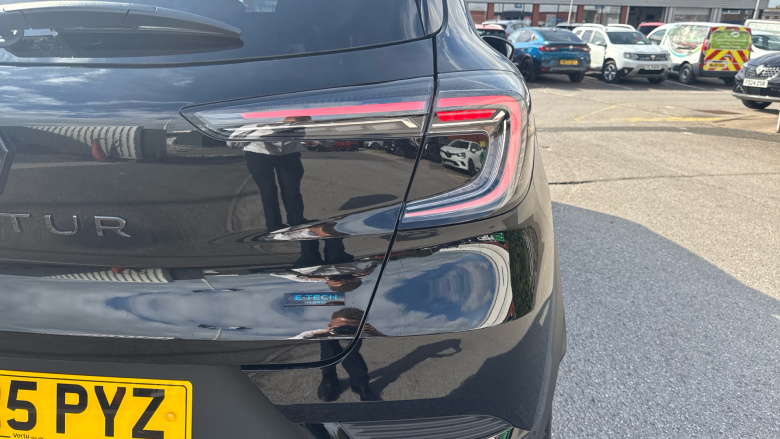 Renault Captur 1.8 E-Tech Full Hybrid 160 Esprit Alpine 5dr Auto Hybrid Hatchback